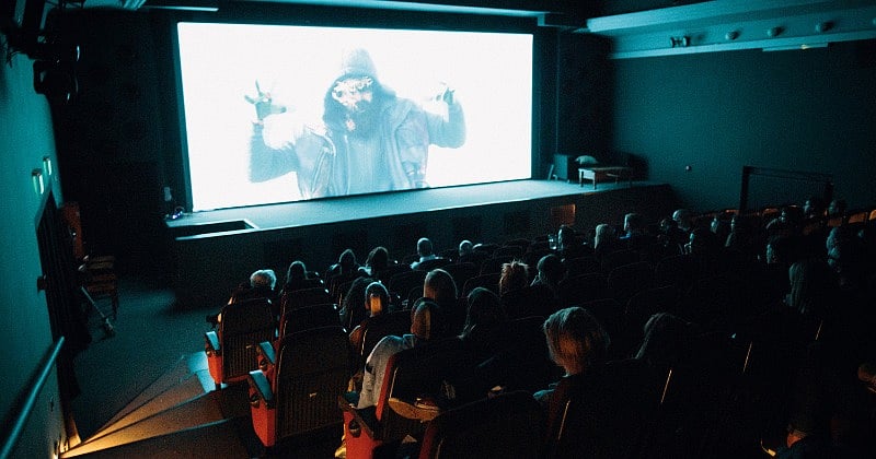 கிறிஸ்துமஸ் Special : வெறும் 12 படங்களை பார்த்தால் ரூ.1.66 லட்சம் பரிசு.. ஆனால்... - நிறுவனம் அறிவிப்பு !