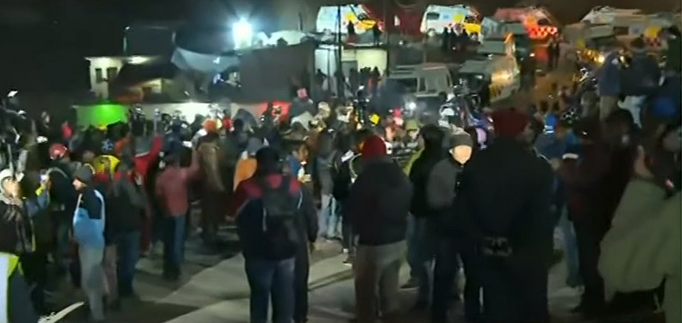 உத்தரகாண்ட் : 17 நாட்கள் போராட்டம்... சுரங்கத்துக்குள் இருந்து பத்திரமாக மீட்கப்பட்ட 41 தொழிலாளர்கள் !