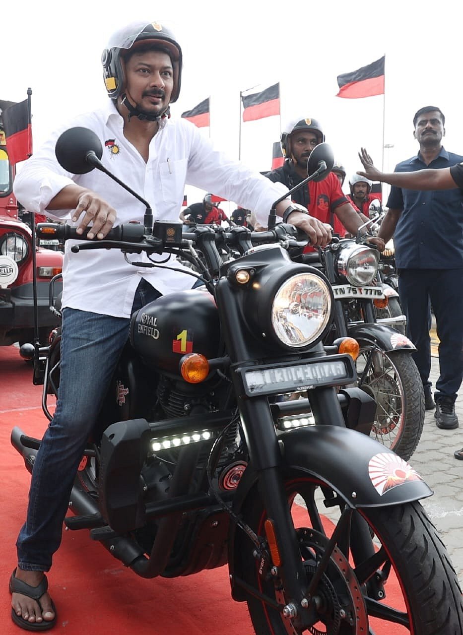 “கோட்சேவின் பேரன்களுக்கு எதிராக பெரியாரின் பேரன்கள்” : களத்தில் இறங்கிய திமுக இளைஞரணி - அமைச்சர் உதயநிதி!