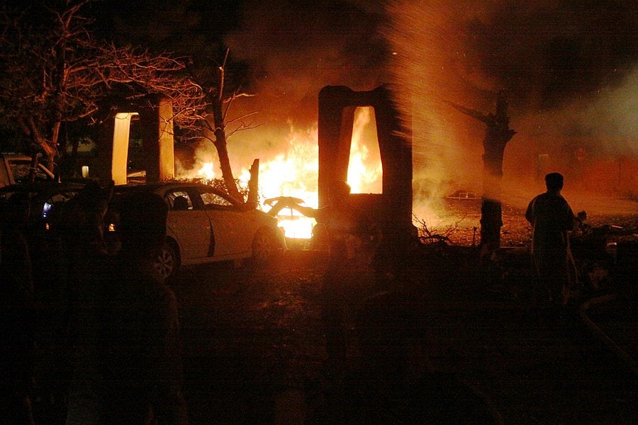 தாக்கப்பட்ட விமானப் படை பயிற்சி மையம் : 17 வீரர்கள் பலி, 3 விமானங்கள் சேதம் - பாகிஸ்தானில் அதிர்ச்சி !