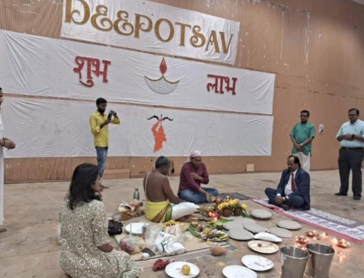 ‘ஜெய் ஸ்ரீ ராம்’ வாசகம்... மாணவர்களிடம் மதத்தை புகுத்தும் திருவாரூர் பல்கலை. : குவியும் கண்டனம் !