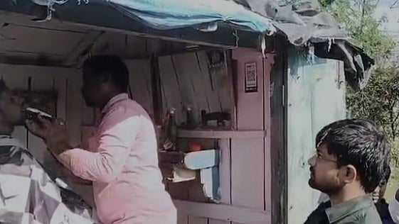 ”உங்களுக்கு இங்க முடி வெட்ட முடியாது” - ஆந்திராவில்  தீண்டாமை : தாசில்தார் செய்த நெத்தியடி சம்பவம்!