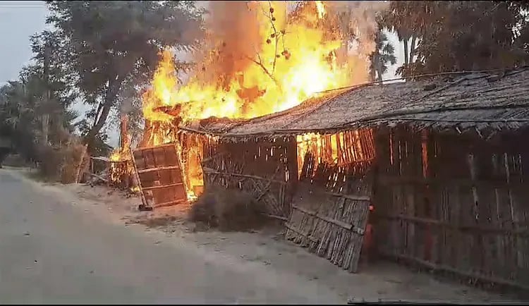 சிகிச்சை பெற வந்த ரௌடி.. அடித்தே கொன்ற மருத்துவர்.. பற்றியெரிந்த மருத்துவமனை.. பின்னணி என்ன ?