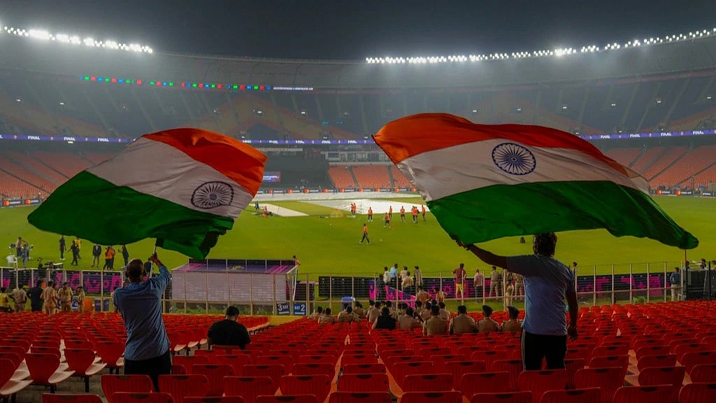 INDvsAUS: விமான கட்டணம் முதல் தங்கும் விடுதி வரை.. உலக கோப்பையால் எகிறிய விலை-எல்லாம் இந்த ஒரு நாளுக்காக!