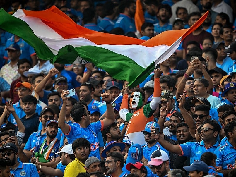 INDvsAUS: விமான கட்டணம் முதல் தங்கும் விடுதி வரை.. உலக கோப்பையால் எகிறிய விலை-எல்லாம் இந்த ஒரு நாளுக்காக!