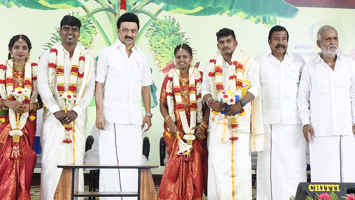 "1,100 திருமணங்கள் நிறைவு - “ரூ.50,000 மதிப்பில் சீர் வரிசைகள்” : இந்து சமய அறநிலையத் துறை அசத்தல் !