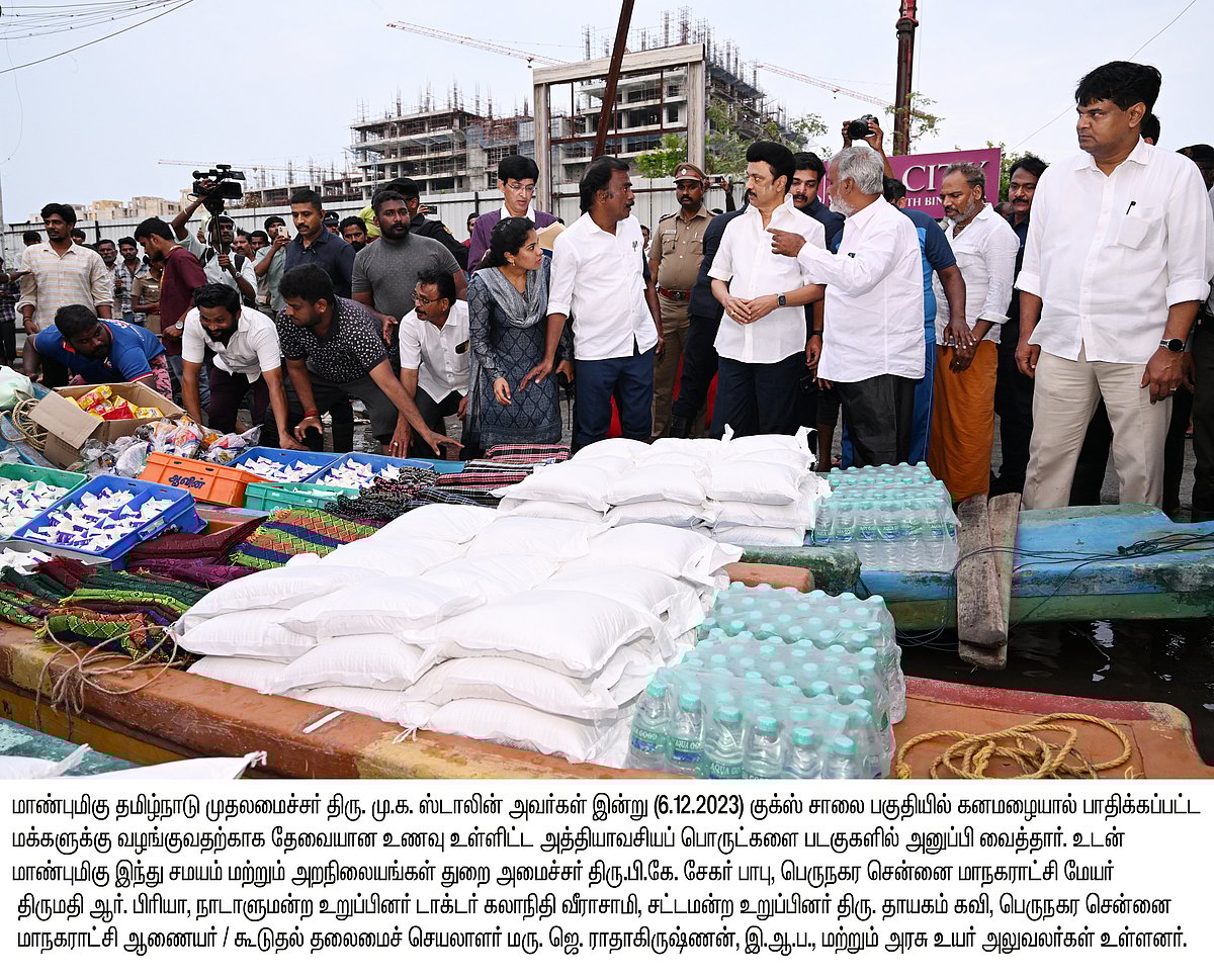 மீடியாக்களிடம் உளறிவிட்டு ஓடும் பழனிசாமிக்கு இதெல்லாம் புரியுமா? : வெளுத்து வாங்கிய முரசொலி!