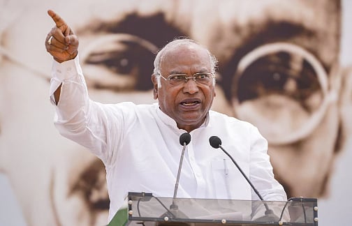 ”ஒற்றை கட்சி ஆட்சியை ஏற்படுத்தப் பார்க்கும் மோடி அரசு” : மல்லிகார்ஜுன கார்கே குற்றச்சாட்டு!