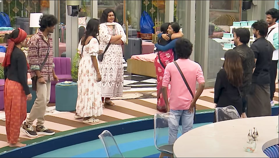 ‘தங்கமே..’ - அர்ச்சனாவை கட்டியணைத்த பூர்ணிமாவின் அம்மா... Freeze Task-ல் உறைந்து போன போட்டியாளர்கள் !