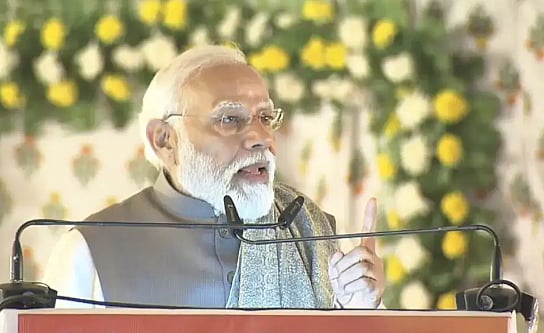 ”அடிமை மனப்பான்மையிலிருந்து விடுதலை பெற்ற இந்தியா” : உ.பியில் புது ரீல் விட்ட பிரதமர் மோடி!