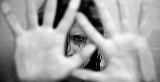 மதுபோதையில் கீழே விழுந்ததில் காயம் : வன்கொடுமை செய்யப்பட்டதாக இளம்பெண் புகார் - விசாரணையில் அதிர்ச்சி ! 