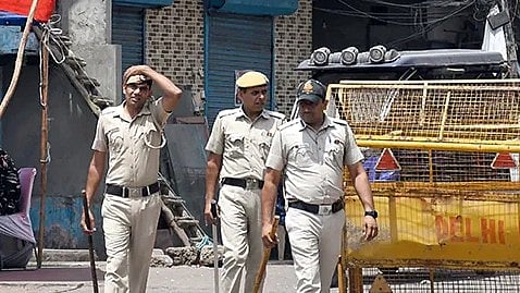 17 வயது சிறுவனை அடித்துக் கொன்ற நண்பர்கள்: டெல்லியில் நடந்த அதிர்ச்சி சம்பவம்!