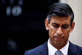 அகதிகள் குறித்த மசோதா : எதிர்த்த சொந்த கட்சி எம்.பி-க்கள்.. ரிஷி சுனக்கின் பிரதமர் பதவிக்கே ஆபத்து ! 