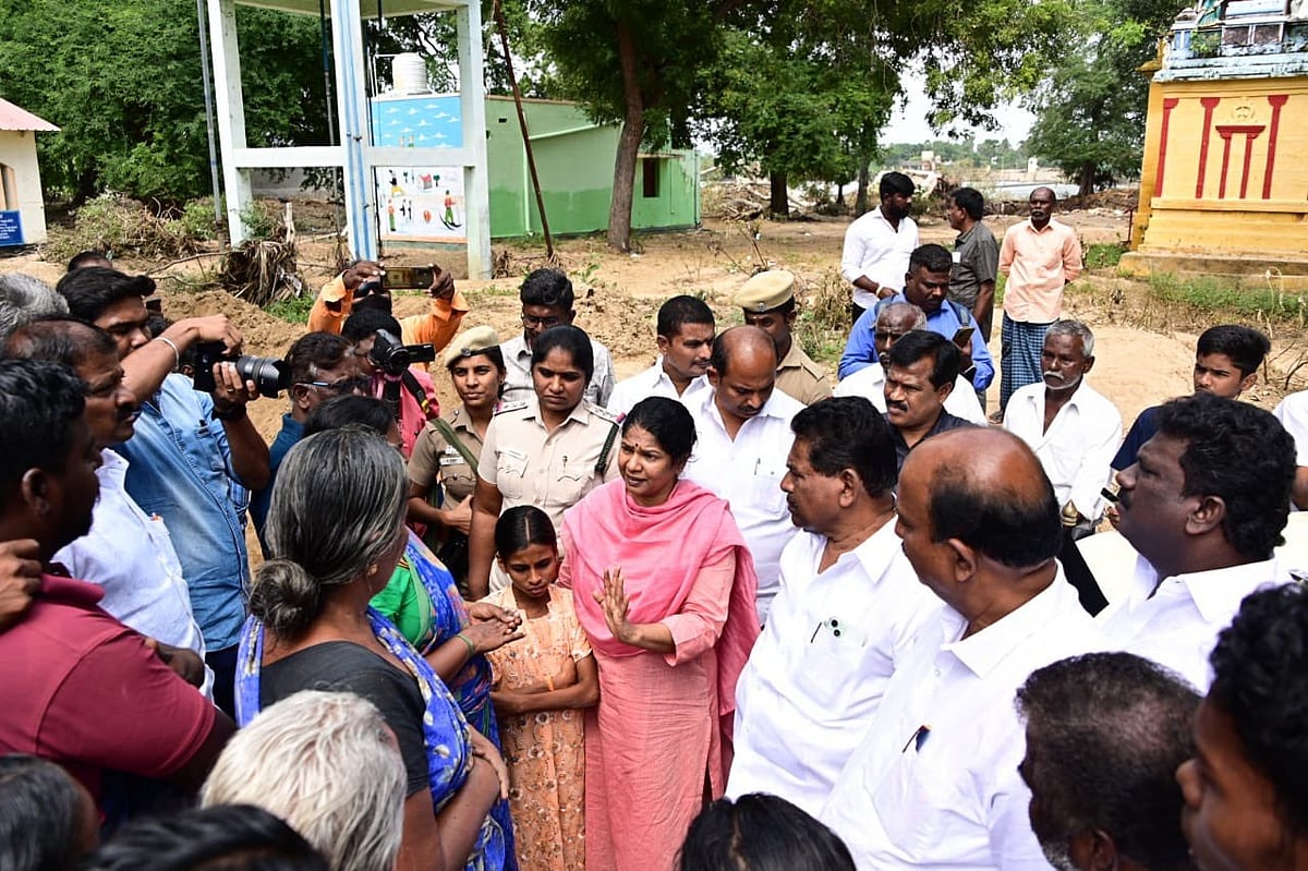 “நான் இருக்கேன்..” - ஆய்வில் பார்வை குறைபாடுடைய சிறுமிக்கு கைகொடுத்த கனிமொழி MP!
