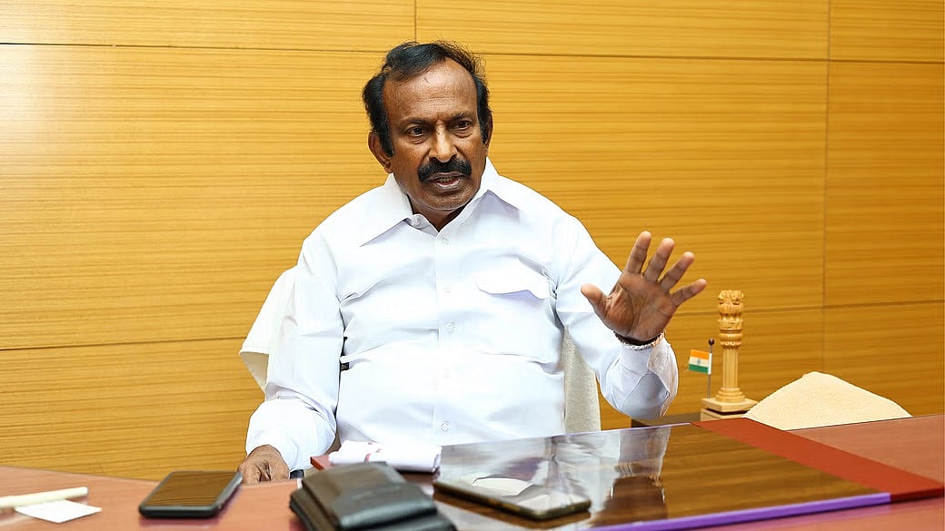 நீர் நிலைகள் ஆக்கிரமிப்பு : துணை நின்ற அதிகாரிகள் மீது நடவடிக்கை - அமைச்சர் முத்துசாமி எச்சரிக்கை !