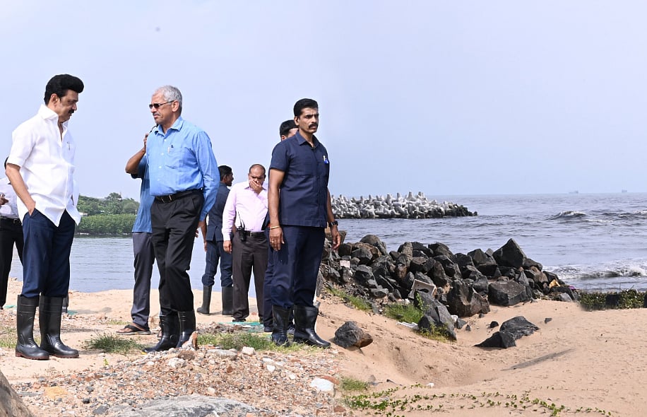 மிக்ஜாம் புயல், கனமழை பாதிப்பு : களத்தில் இறங்கி நிவாரண உதவிகளில் ஈடுபடும் முதலமைச்சர் மு.க.ஸ்டாலின் !