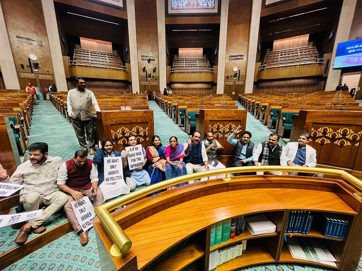 “நாடாளுமன்றத்தையே காக்க முடியாத பா.ஜ.க ஆட்சிதான் நாட்டை காக்கப் போகிறதா?” : வெளுத்து வாங்கிய முரசொலி !