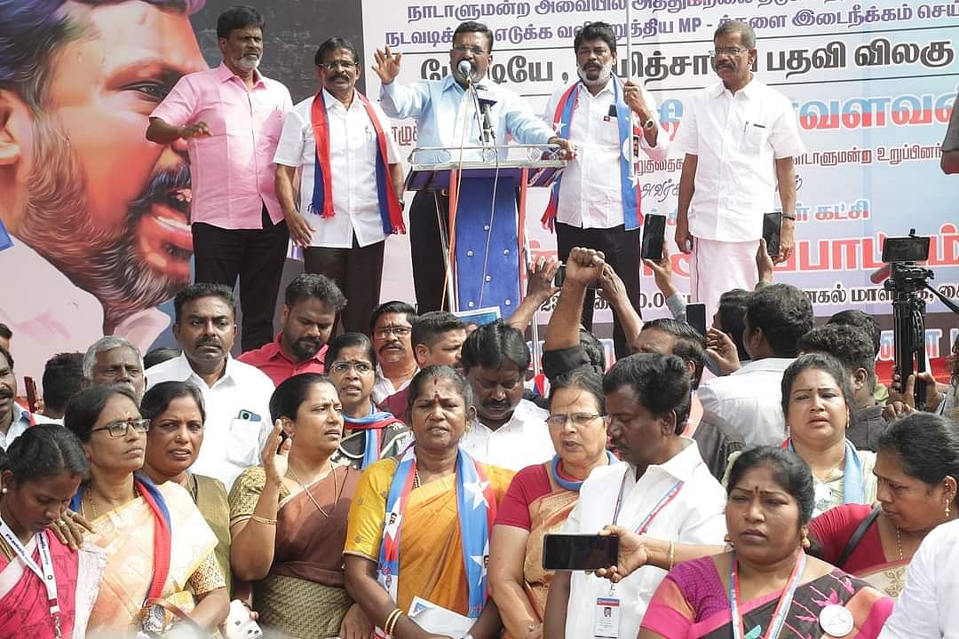 நாடாளுமன்ற தாக்குதல் : “எம்.பி-க்கள் சஸ்பெண்டுக்கு இதுதான் காரணம்...” - திருமாவளவன் விமர்சனம் !