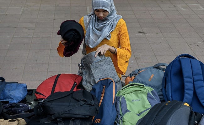 "ஹிஜாப் தடை ரத்து - தாங்கள் விரும்பும் ஆடைகளை அணியலாம்" : கர்நாடக முதல்வர் சித்தராமையா அறிவிப்பு!