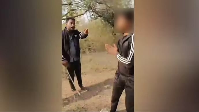 குடிப்பதற்காக சிறுவனிடம் வாங்கிய கடன்.. திருப்பி கேட்டதால் ஆத்திரம் : சக மாணவர்கள் செய்த கொடூரம் !