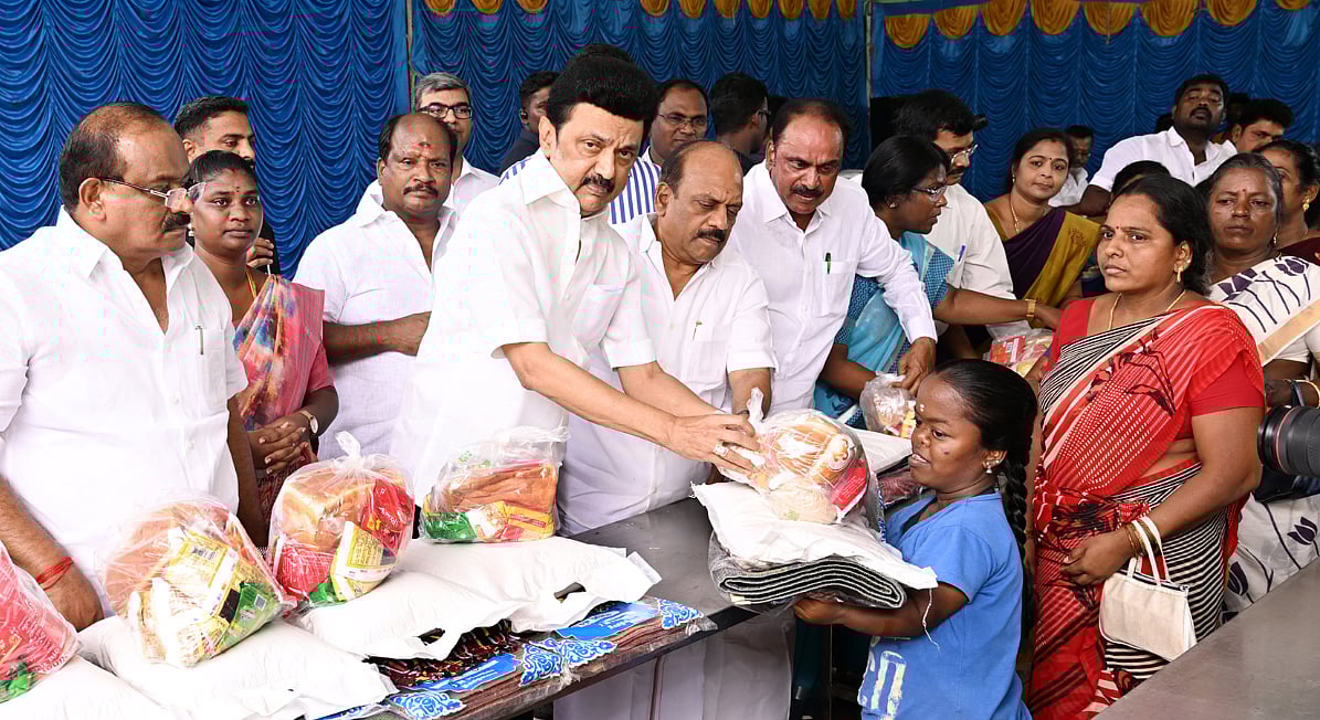 2015ல் எதையும் செய்யாமல் ஓடிவிட்டு இப்போது பொய்களை விதைக்கிறது அ.தி.மு.க : உண்மையை சொல்லும் முரசொலி!