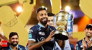 “ரோஹித் சர்மாவின் செயல்பாடு குறைந்ததே அவரின் கேப்டன் பதவி பறிபோக காரணம்” - கவாஸ்கர் கருத்து !