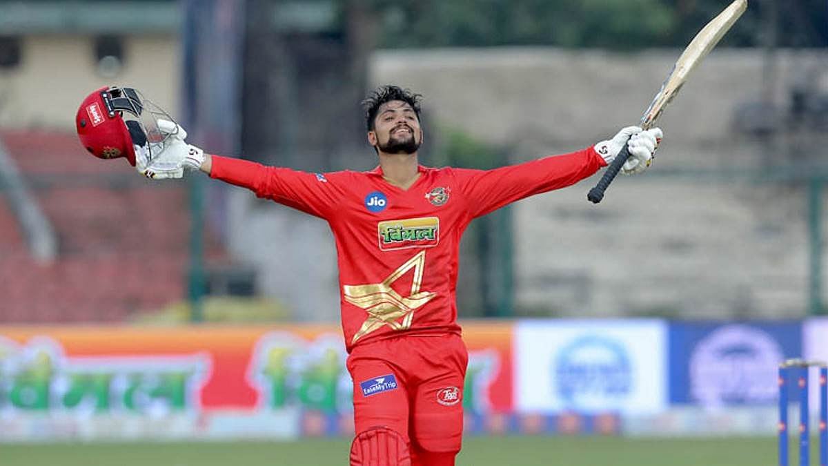 அடுத்த ரெய்னா : ரூ.8.40 கோடி கொட்டி 20 வயது இளம்வீரரை தூக்கிய CSK ! யார் இந்த சமீர் ரிஸ்வி ?