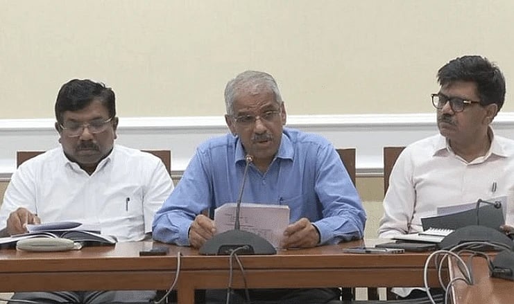 நாளைக்குள் முழுமையாக தொலைதொடர்பு சேவை, பழுதான வாகனங்களுக்கு சிறப்பு முகாம் - தலைமை செயலாளர் கூறியது என்ன?