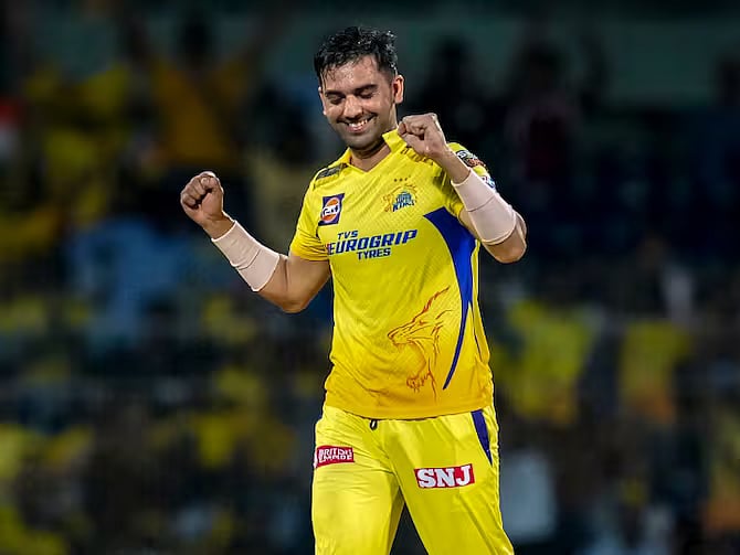 "தோனி இன்னும் 3 ஆண்டுகளுக்கு IPL தொடரில் ஆடவேண்டும்" - இளம்வீரர் விருப்பம் ! 