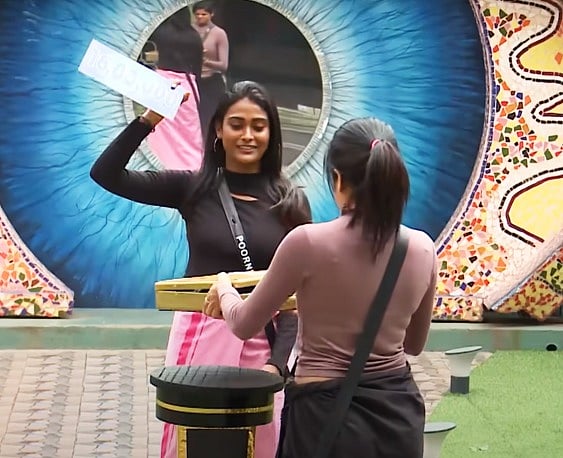 என்னதான் பிரச்சனை? தினேஷ், விசித்ராவிடம் கேள்வி எழுப்பிய கமல்.. வீட்டில் இருந்து வெளியேறினாரா விசித்ரா?