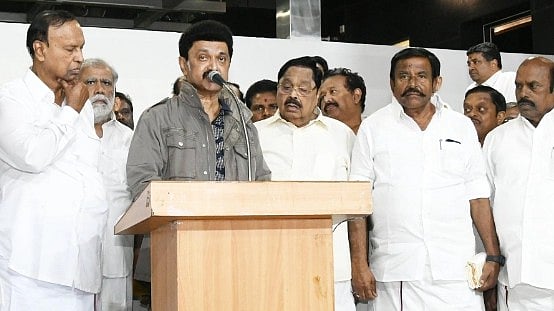 ”முதலமைச்சரின் சரித்திரப் பயணம் நிச்சயம் நனவாக்கும்” : தினகரன் நாளேடு வாழ்த்து!
