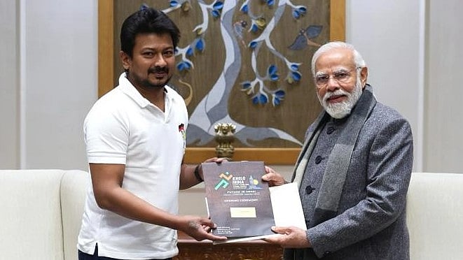 பிரதமர் மோடியை சந்தித்த அமைச்சர் உதயநிதி ஸ்டாலின் : சந்திப்பின் போது பேசியது என்ன?