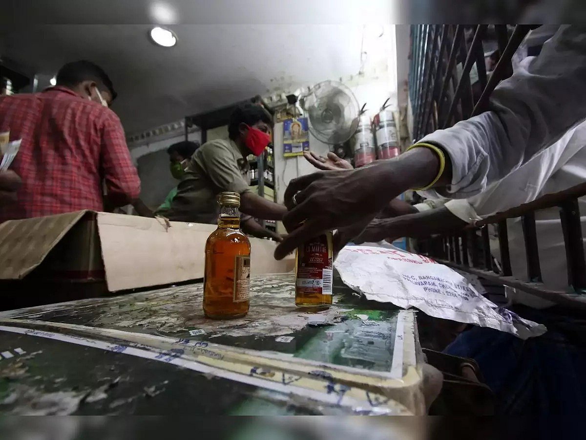 குஜராத்தும் மதுவிலக்கும் : “காந்தி பிறந்த மண்ணில் மதுவைப் புகுத்தி விட்டது பாஜக...” - முரசொலி விமர்சனம் !