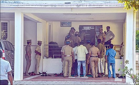 பெரியார் பல்கலை. துணைவேந்தர் வழக்கில் அதிரடியில் இறங்கிய போலிஸ்: அடுத்து சிக்கும் முக்கிய புள்ளிகள் யார்?