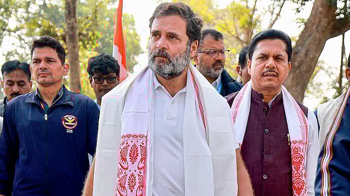 ராகுல் காந்திக்கு கோவிலுக்குள் செல்ல அனுமதி மறுத்த போலீசார் : தொடரும் பாஜக அரசின் அராஜகம் !