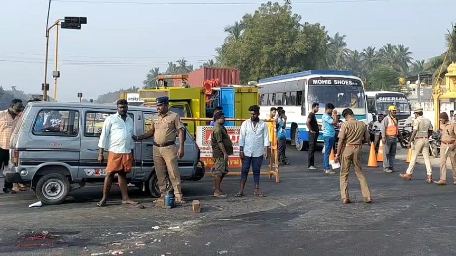 பெற்றோர் கண்முன்னே உயிரிழந்த 2 பெண் குழந்தைகள் : புத்தாண்டு தினத்தில் நடந்த சோகம்!