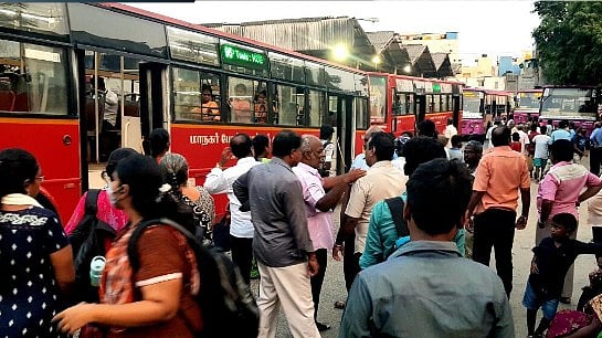 2வது நாளாக முழுமையாக பேருந்துகள் இயக்கம் : அச்சமின்றியும் பாதுகாப்பாகவும் பயணிக்கும் மக்கள்!