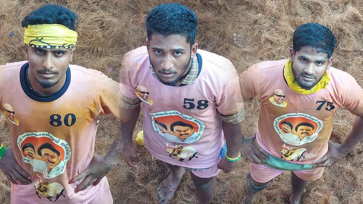 அலங்காநல்லூர் ஜல்லிக்கட்டுப் போட்டி : 6 காளைகளை அடக்கி முதலிடத்தில் இளம்வீரர் ! 