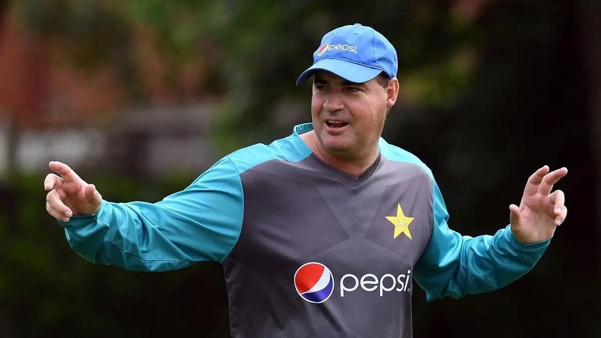 "அகமதாபாத்தில் முற்றிலுமாக பாகிஸ்தானுக்கு எதிரான சூழல் நிலவியது" - பாக். முன்னாள் பயிற்சியாளர் கருத்து !