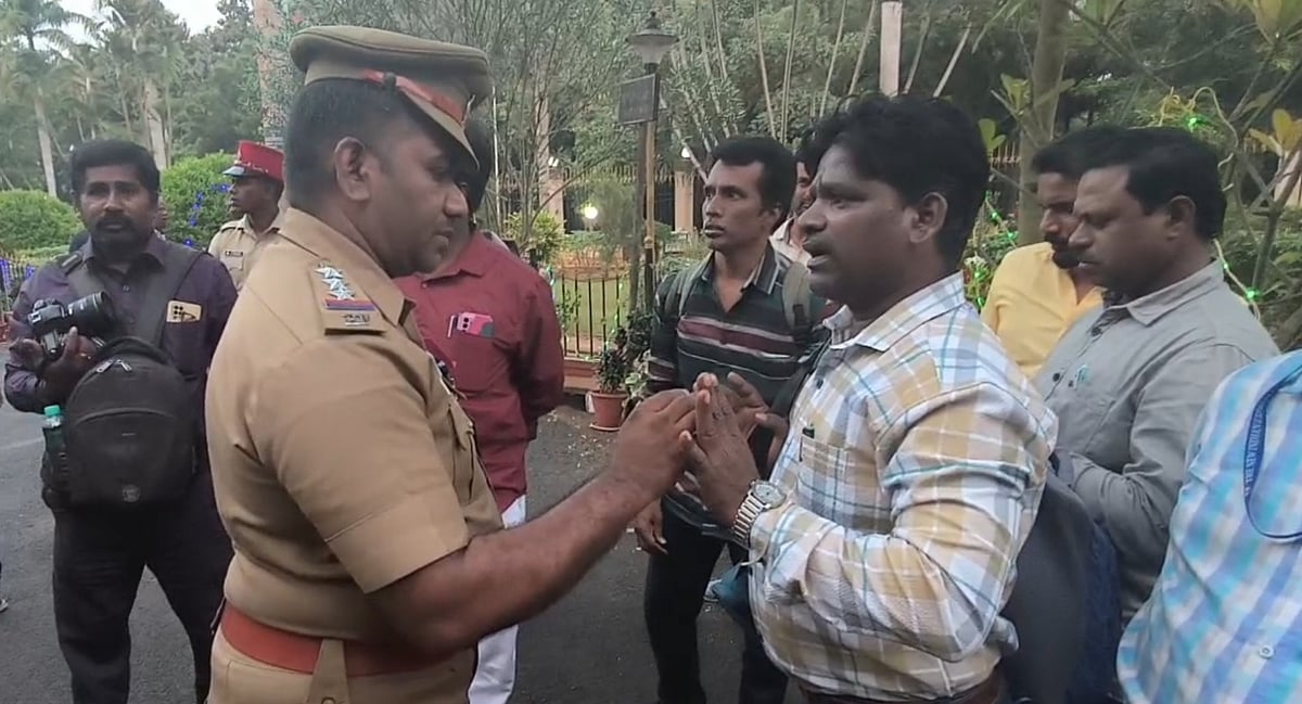 புதுவை : துணை குடியரசு தலைவர் நிகழ்ச்சியில் பத்திரிகையளார்கள் அவமதிப்பு - விழாவை புறக்கணித்ததால் பரபர !