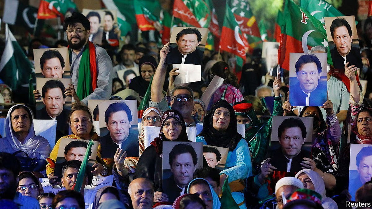 பாகிஸ்தானில் அதிக இடங்களில் வென்ற இம்ரான் கான் ஆதரவு சுயேச்சைகள் : ஒன்றிணைந்த முக்கிய கட்சிகள் ! 