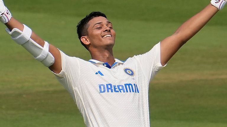 INDvsENG : 179 ரன்கள் விளாசிய ஜெய்ஸ்வால்... முதல் நாள் போட்டியில் இந்தியா ஆதிக்கம் ! 