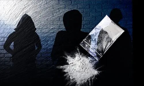 15 வயது சிறுமி கூட்டு பாலியல் வன்கொடுமை : தலைமறைவான 3 சிறுவர்கள்... டெல்லியில் மீண்டும் அதிர்ச்சி ! 