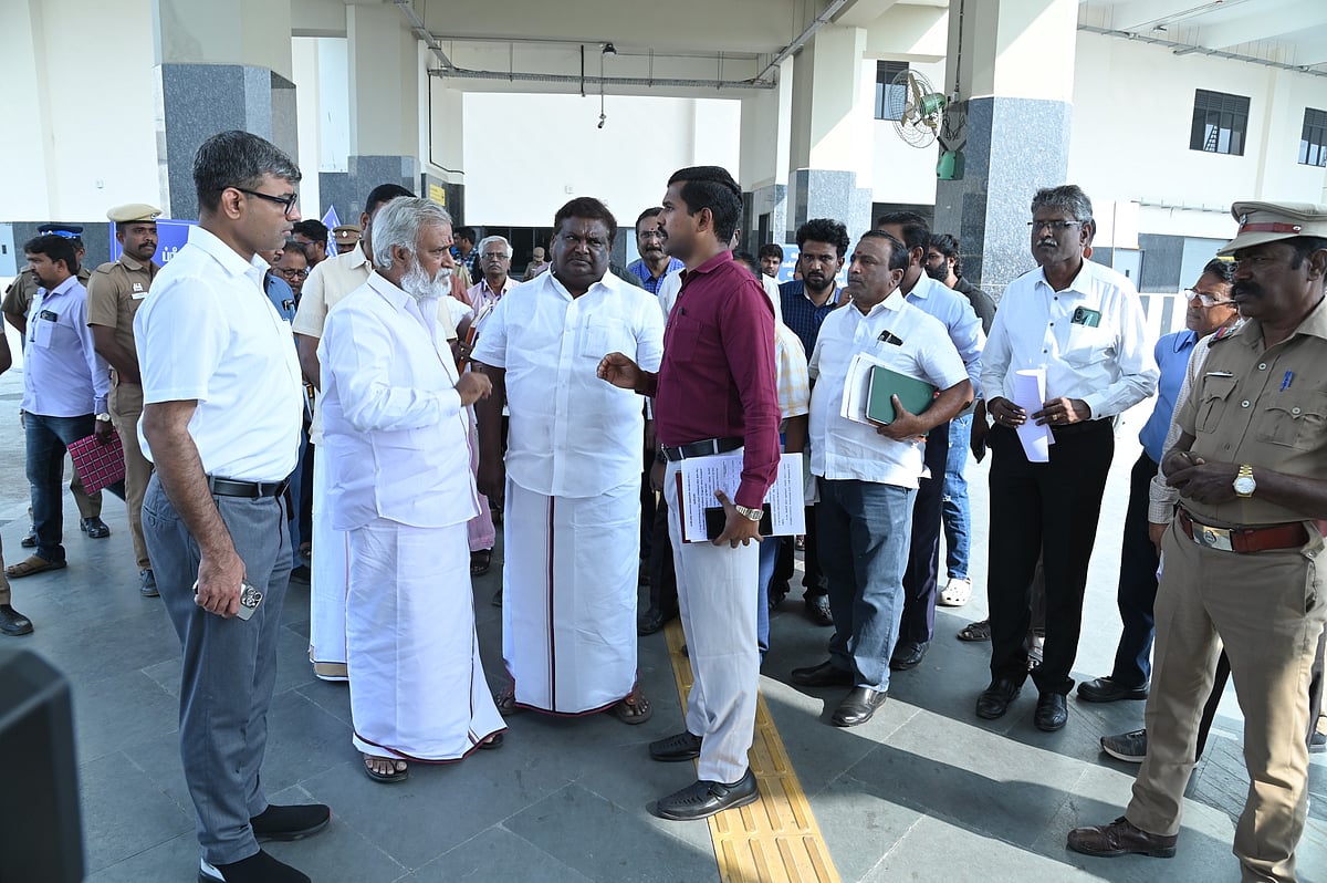 "கிளாம்பாக்கம் பேருந்து நிலையம் குறித்து சிலர் வதந்தி பரப்புகிறார்கள்"- அமைச்சர் சிவசங்கர் குற்றச்சாட்டு!