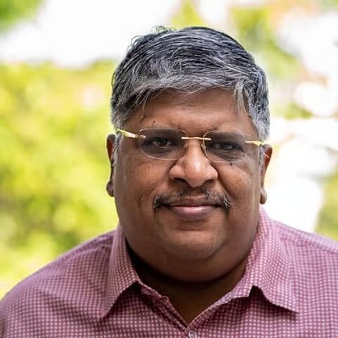 “எம்.ஜி.ஆருக்கு பதில் அரவிந்த் சாமியை வைத்த கட்சிதான் அதிமுக” - காங்கிரஸ் ஆனந்த் சீனிவாசன் விமர்சனம் !