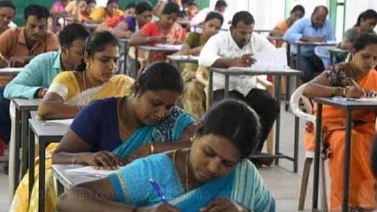 பட்டதாரி ஆசிரியர் தேர்வில் தமிழ் கட்டாயம் : தமிழ்நாடு அரசின் உத்தரவை உறுதிசெய்த சென்னை உயர் நீதிமன்றம் !