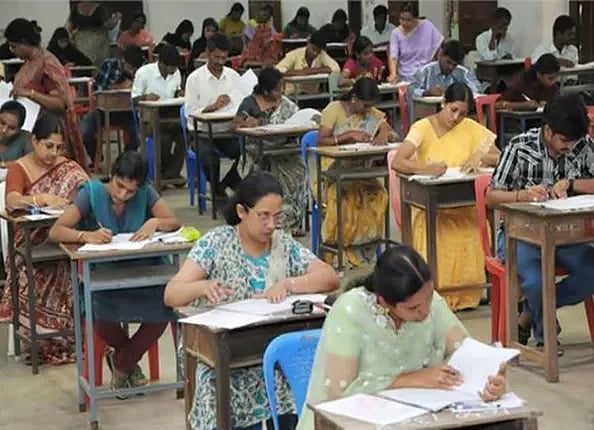 பட்டதாரி ஆசிரியர் தேர்வில் தமிழ் கட்டாயம் : தமிழ்நாடு அரசின் உத்தரவை உறுதிசெய்த சென்னை உயர் நீதிமன்றம் !