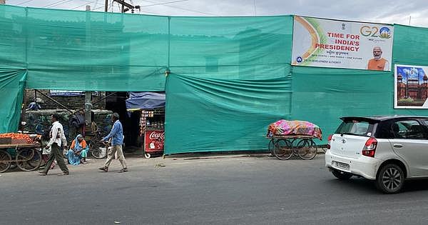 10 ஆண்டுகள் பிரதமர், 13 ஆண்டுகள் குஜராத்தின் முதல்வர் : வறுமையை திரையிட்டு மறைக்கும் நிலையில் குஜராத் ! 