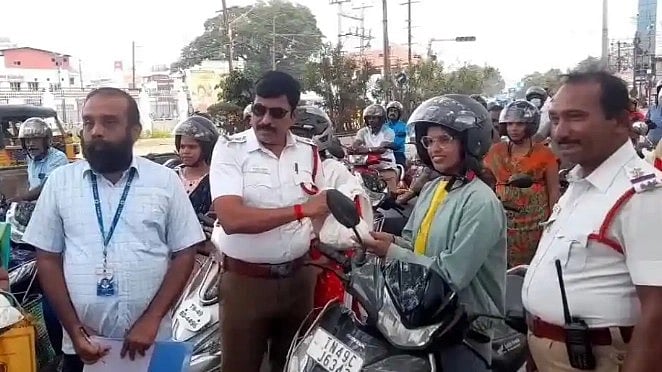 இருசக்கர வாகன ஓட்டிகளுக்கு ஒரு கிலோ பூண்டு வழங்கிய போலிஸ்:  என்ன காரணம்?