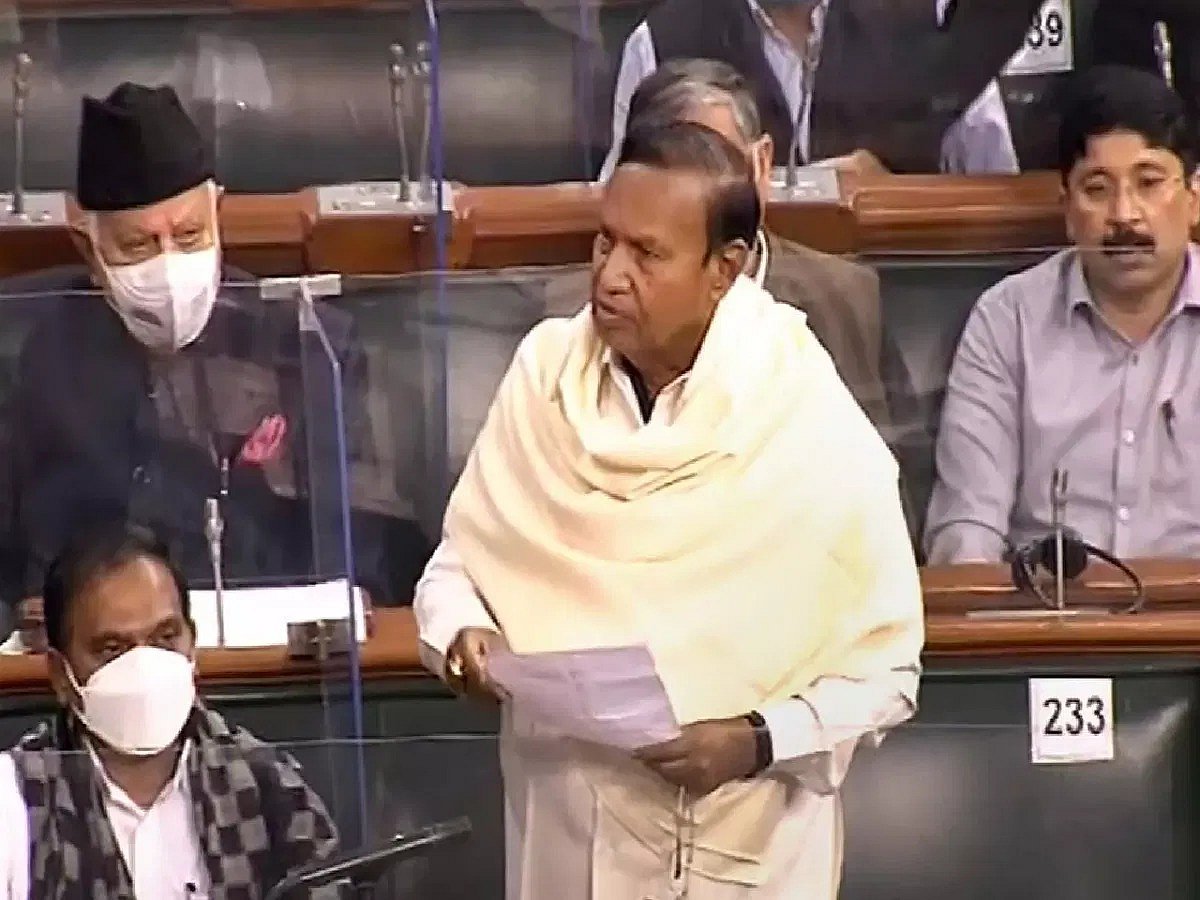 மீனவர்கள் விவகாரம் விவாதிக்க மறுப்பு : தமிழ் முழக்கங்களோடு வெளிநடப்பு செய்த திமுக எம்.பி-க்கள் !